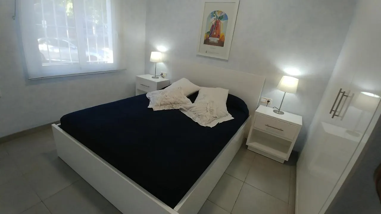 Apartament Oasis B3 Roses 0*,
