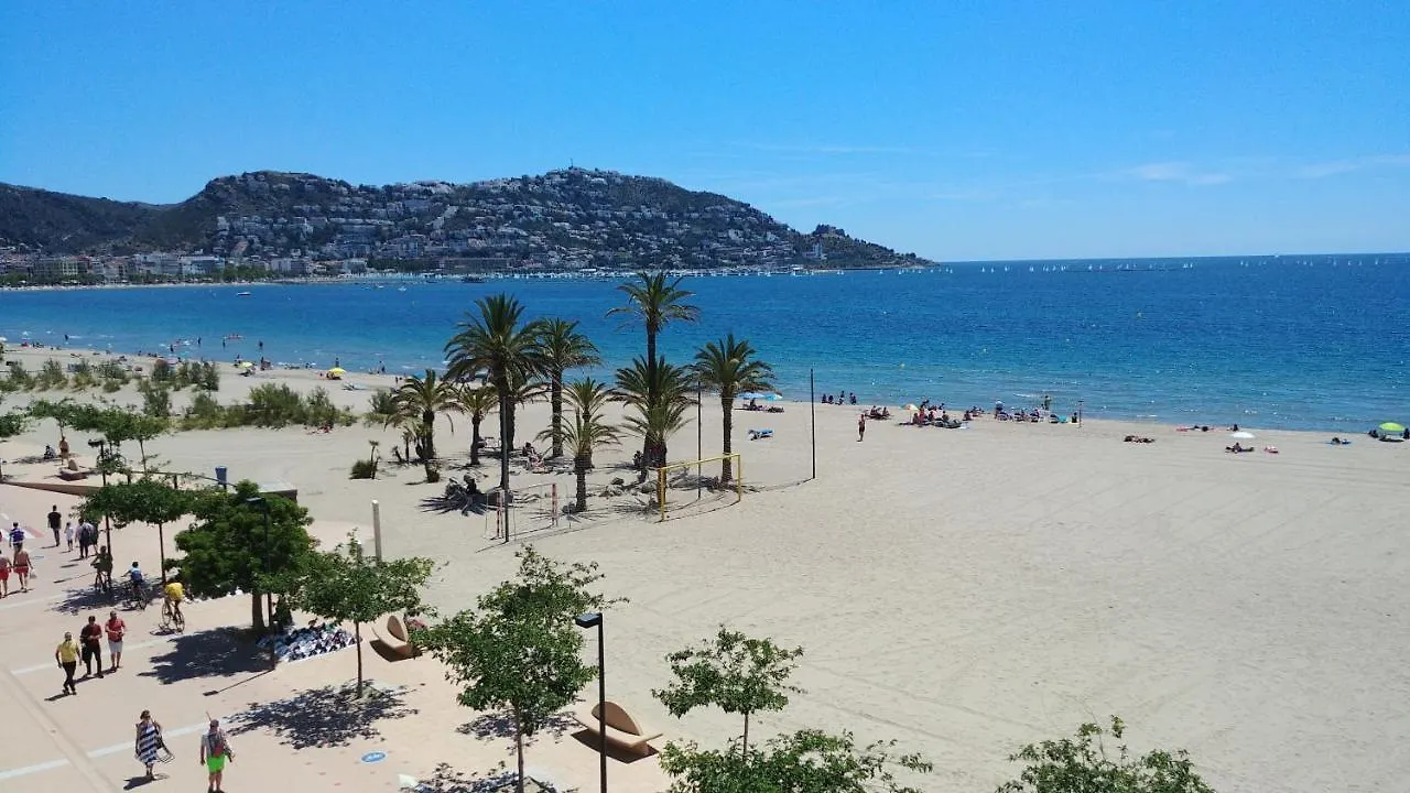 Apartament Oasis B3 Roses 0*,  Spain