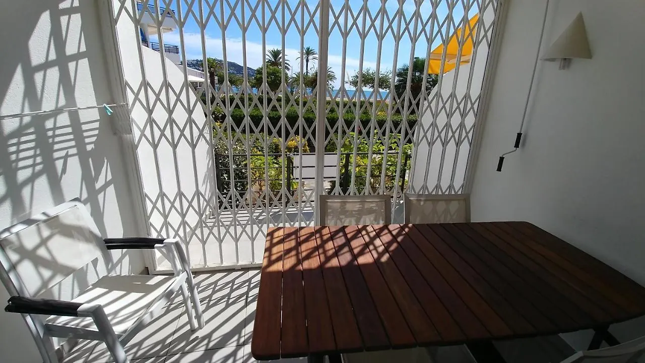 Apartament Oasis B3 Roses Apartment