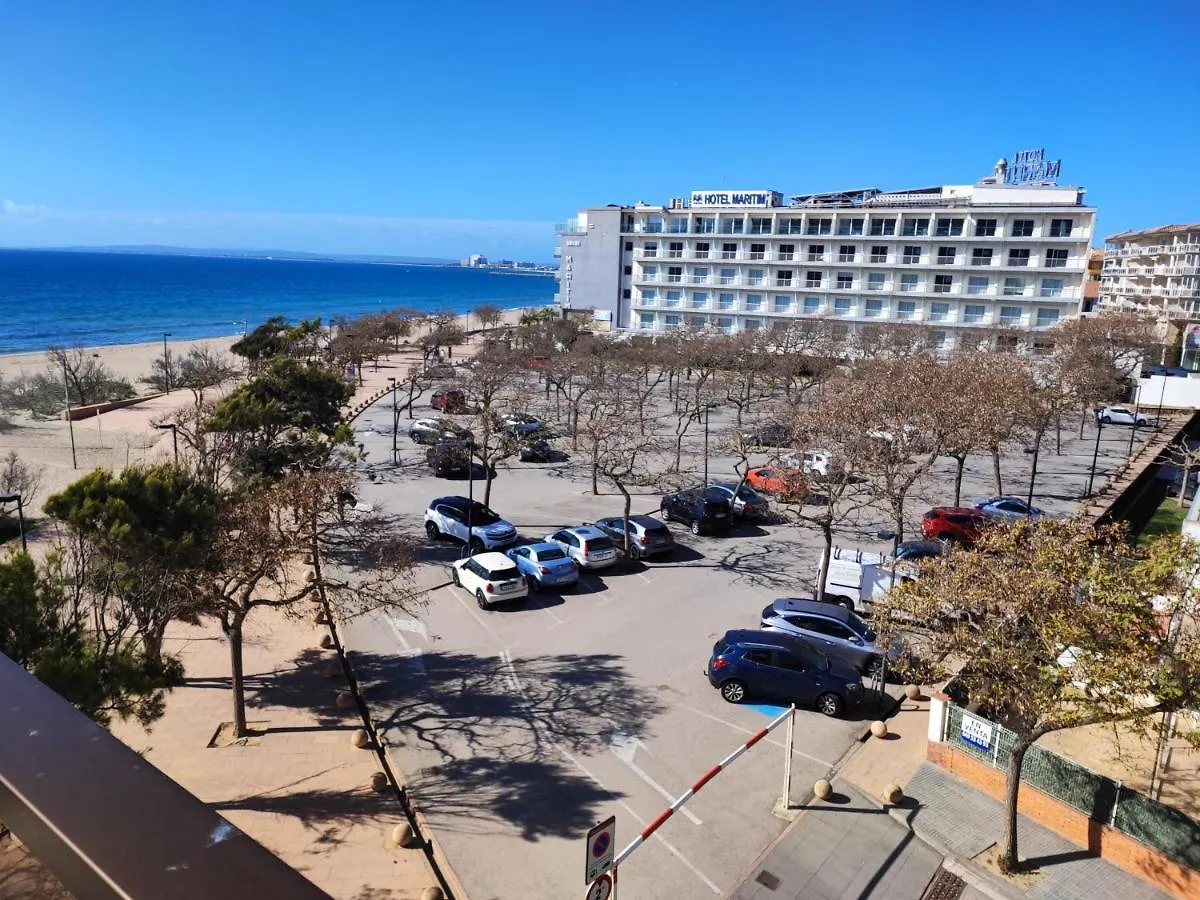 Apartament Oasis B3 Roses Apartment
